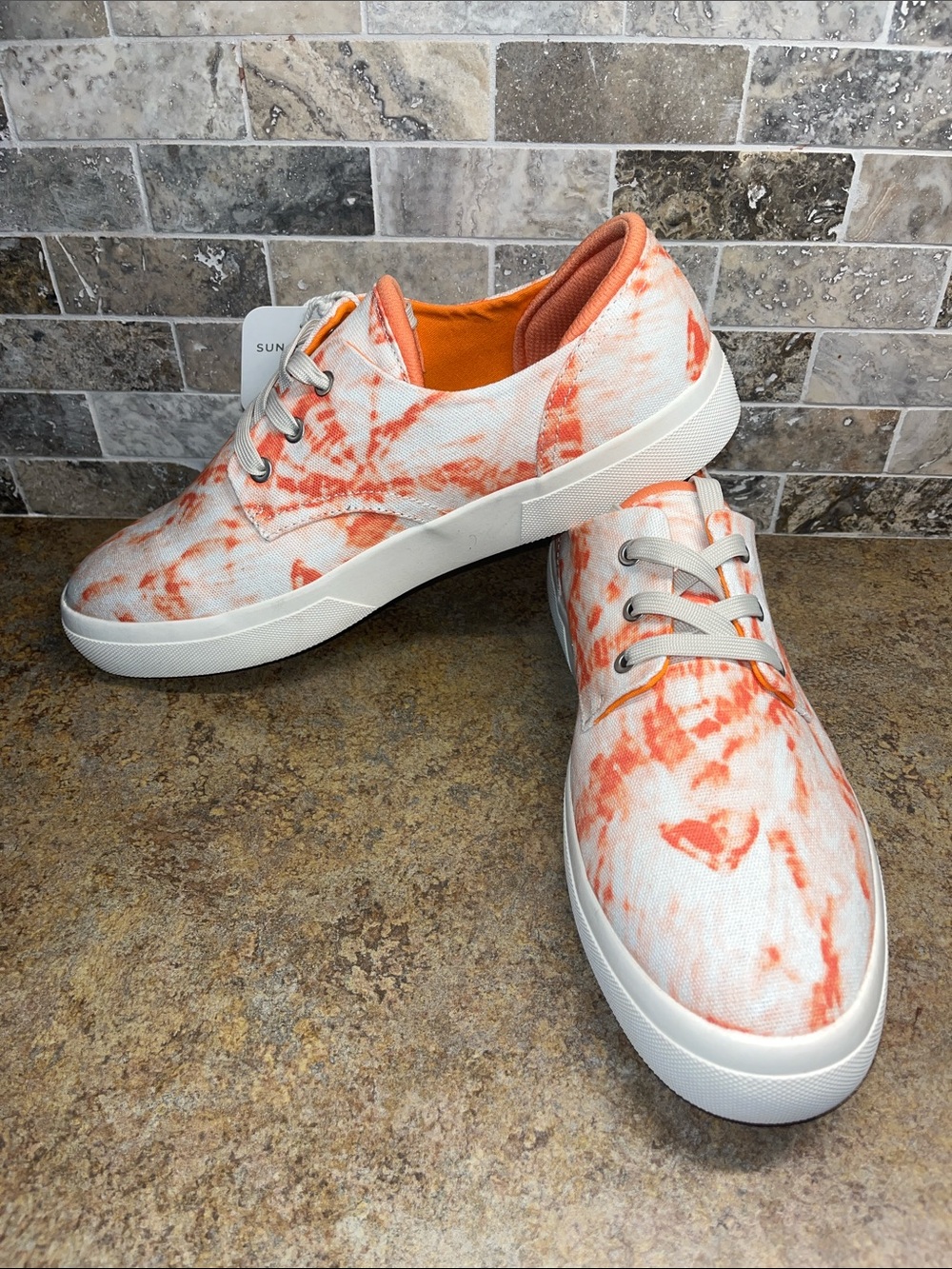 Sun + Stone Men’s Orange Tie Dye canvas shoes, size 11, NWT - Picture 3 of 6